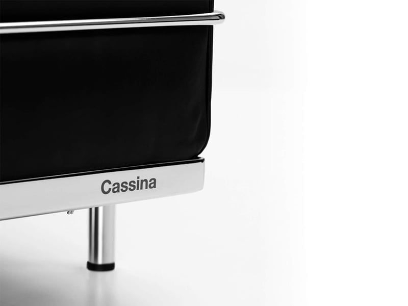 Cassina lc2 armchair — view 4