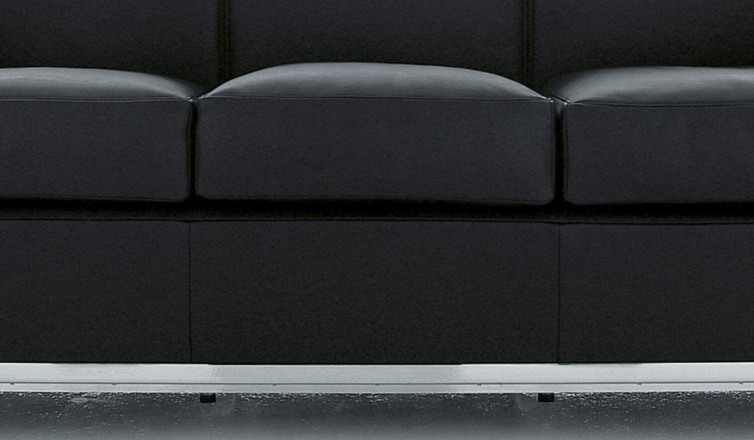 Cassina lc2 three seater — view 3
