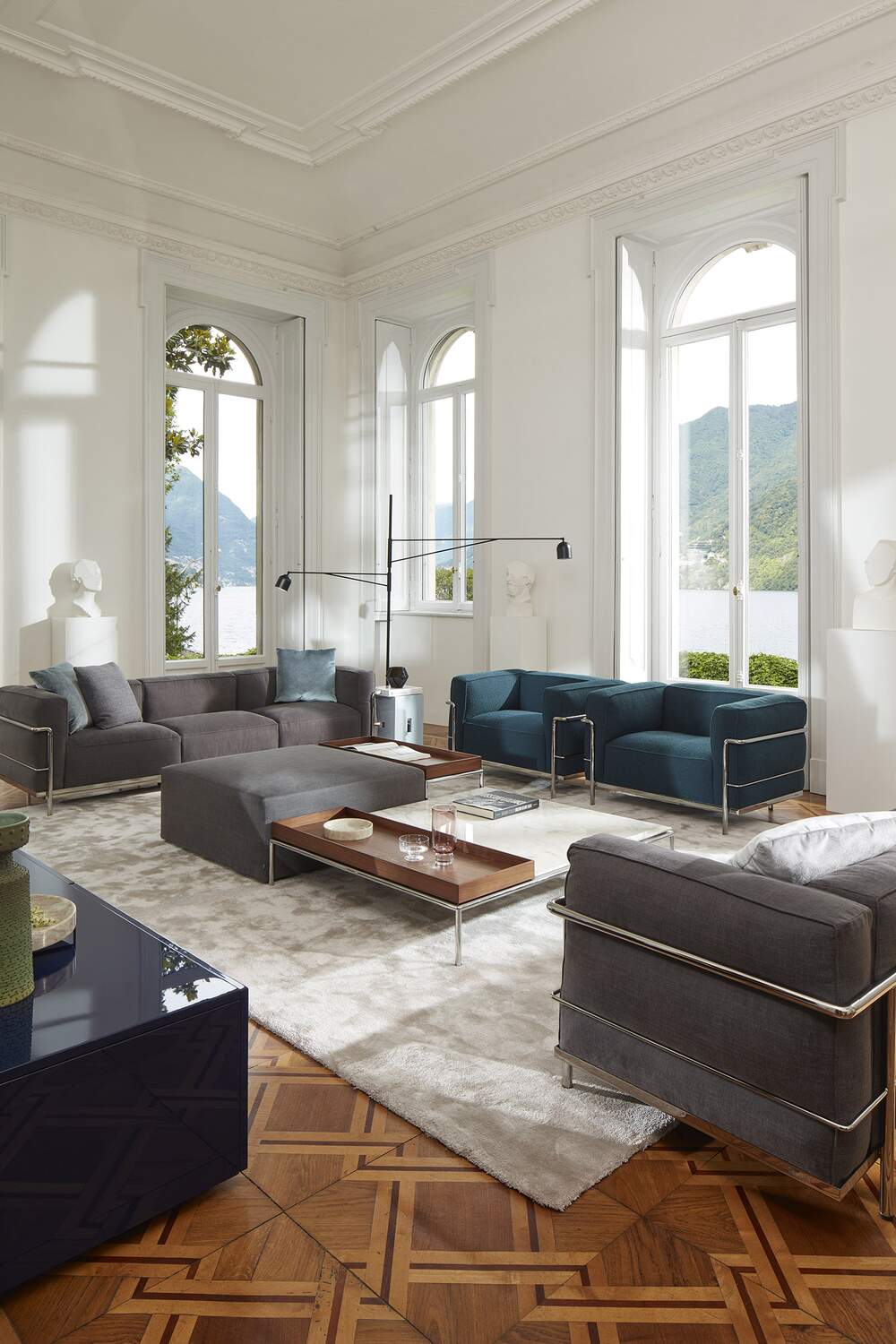 Cassina lc3 armchair — view 5