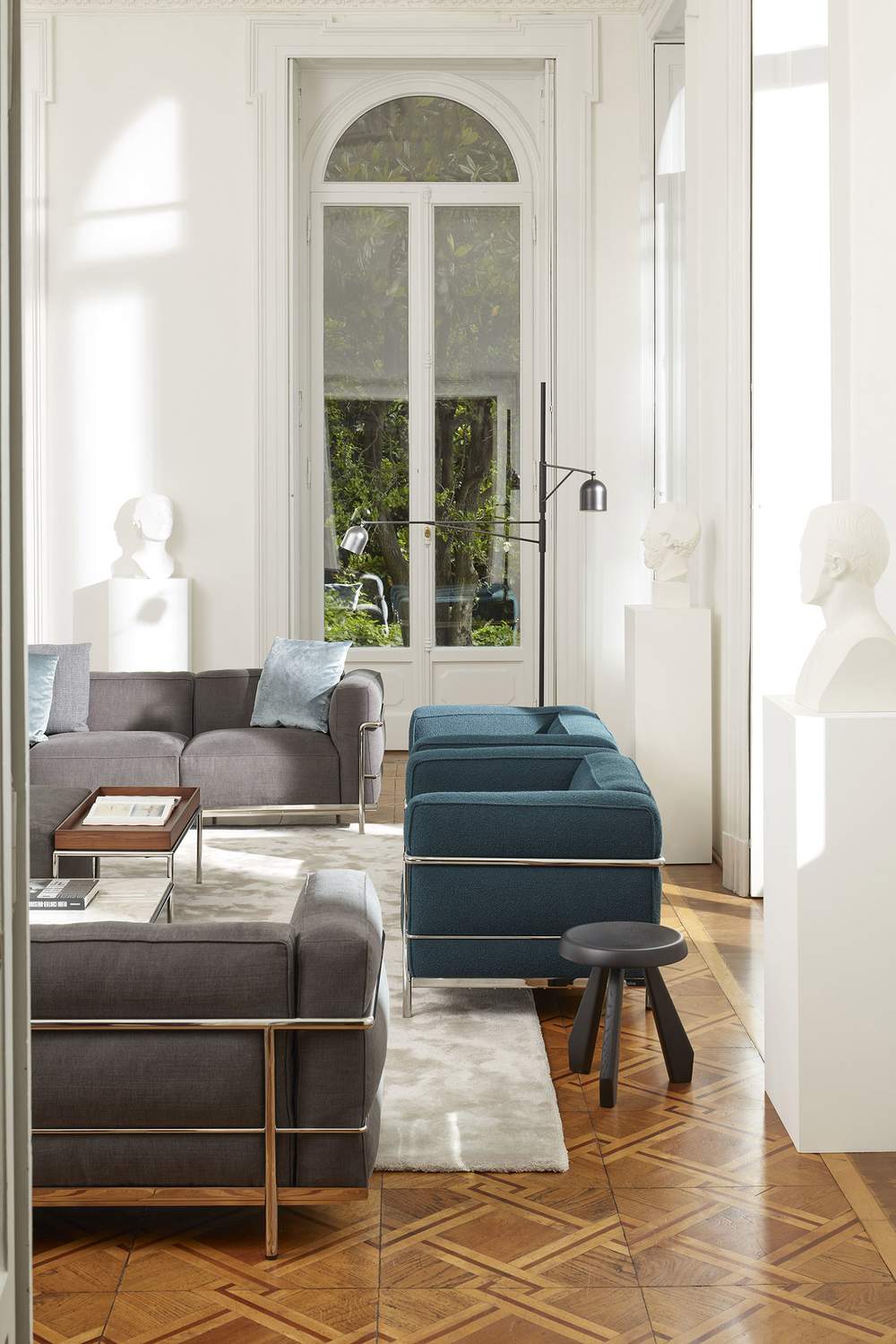 Cassina lc3 armchair — view 6