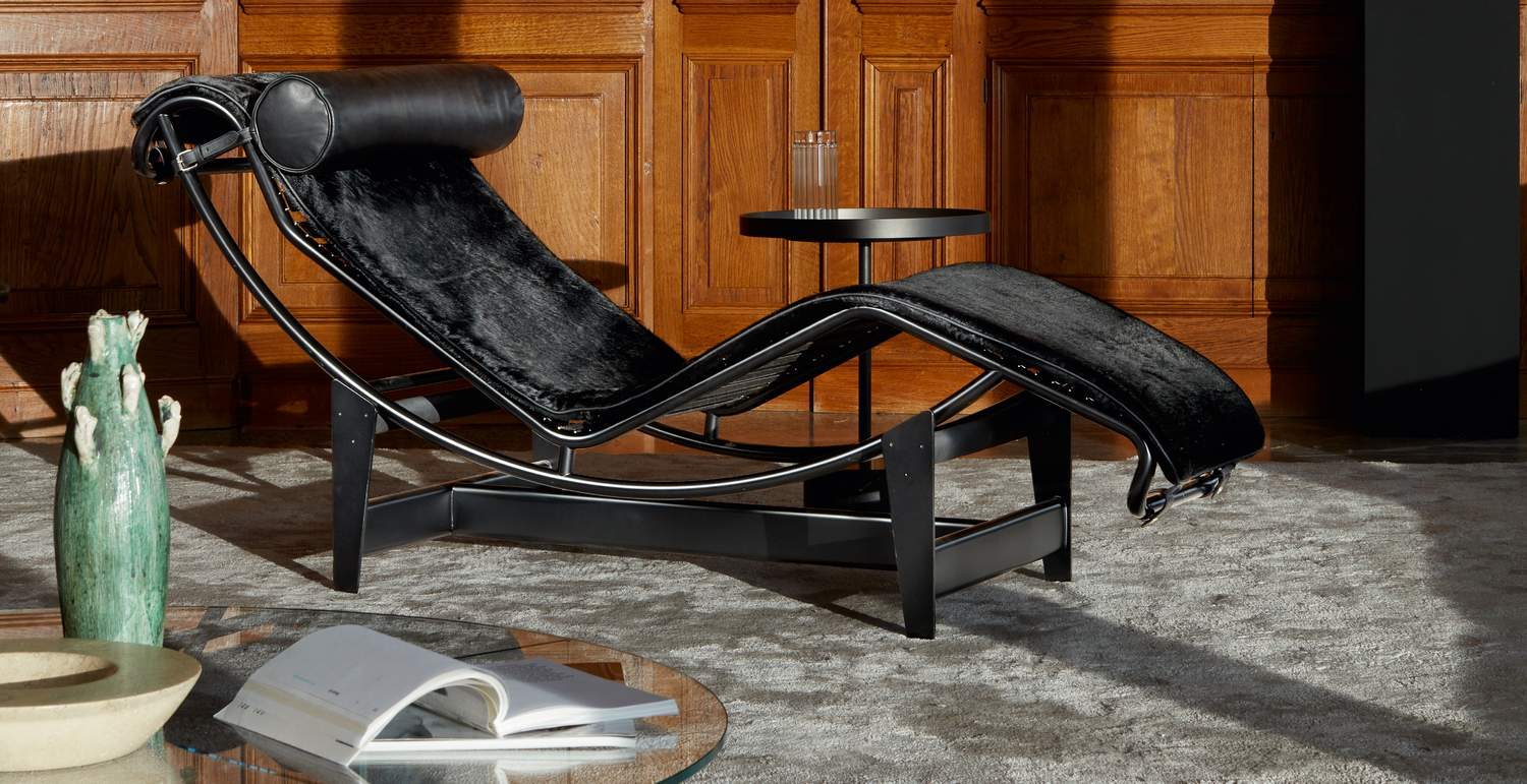 Cassina lc4 chaise longue — view 2