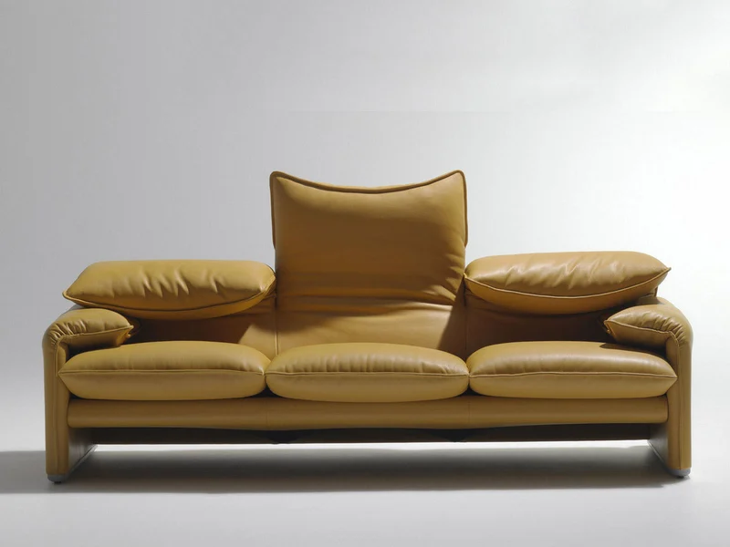 Cassina maralunga sofa — view 3